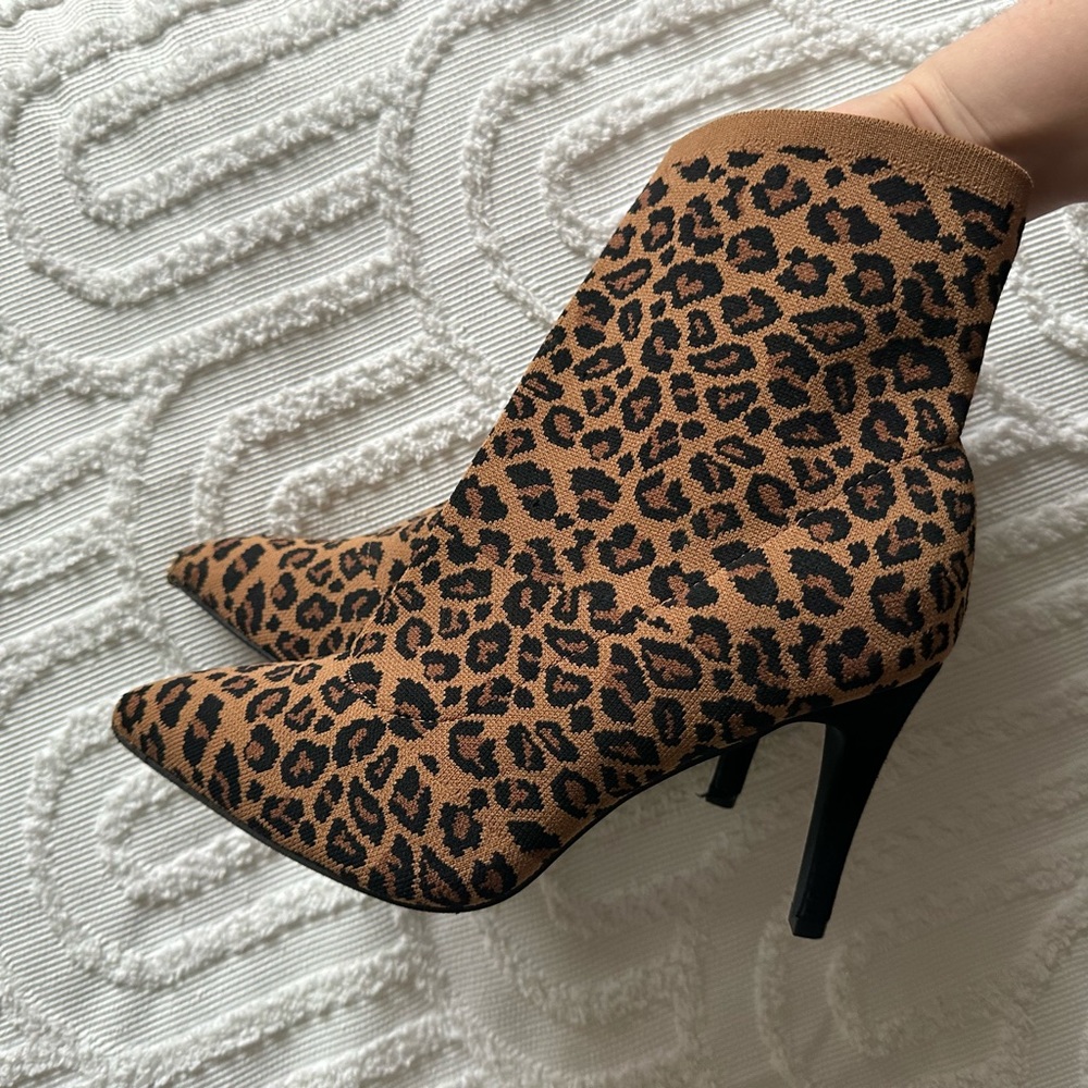 Cheetah heel boots (9.5w)